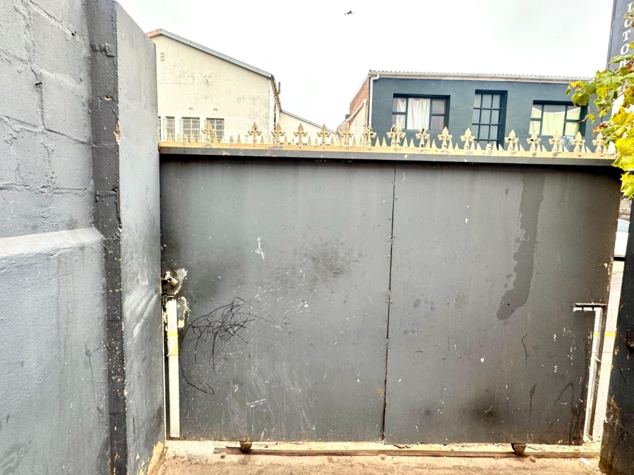 5 Bedroom Property for Sale in Woodstock Western Cape